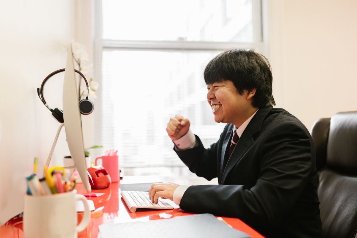 健康経営の施策に取り組む日本の企業のオフィス風景